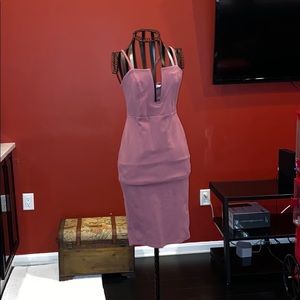 Hug curves mid thigh magenta dress